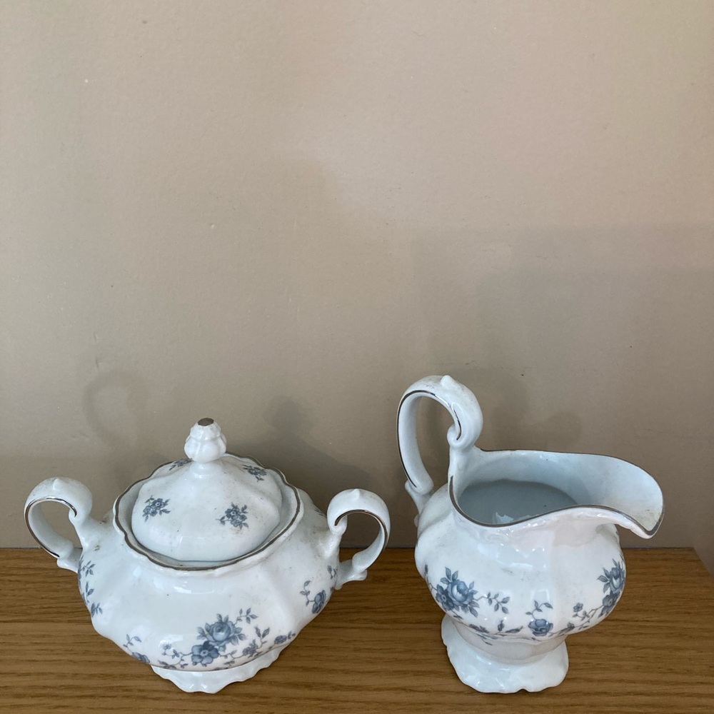 Elegant Floral Sugar and Creamer Set - Picture 2 of 4